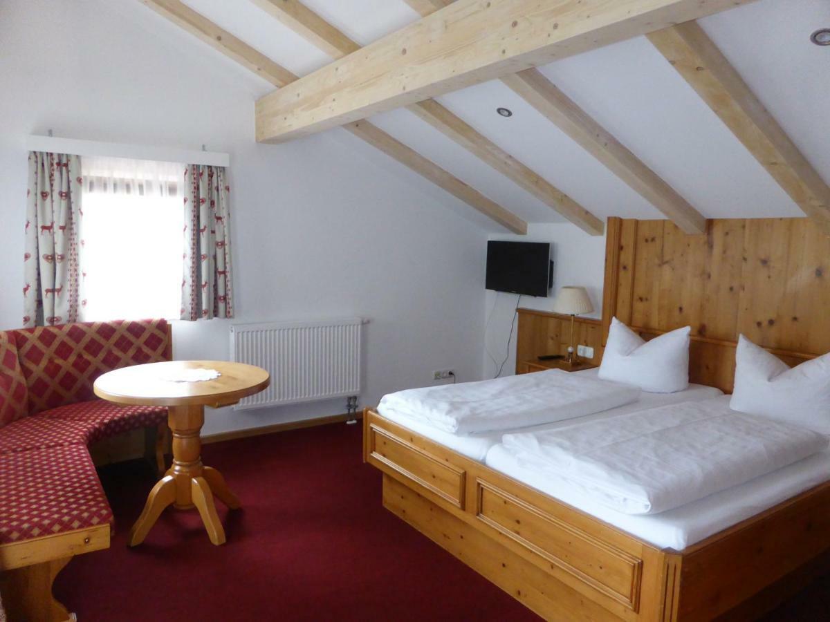 - - Cafe Doerfl Guest house